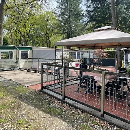 Nette Stacaravan 'T Veluws Hof Hoenderloo