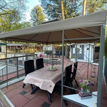 Nette Stacaravan 'T Veluws Hof Hoenderloo